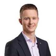图13:瓦莱州(Valais)大议会替补议员,瑞士中心党青年副主席马克西姆·莫瓦(Maxime Moix)