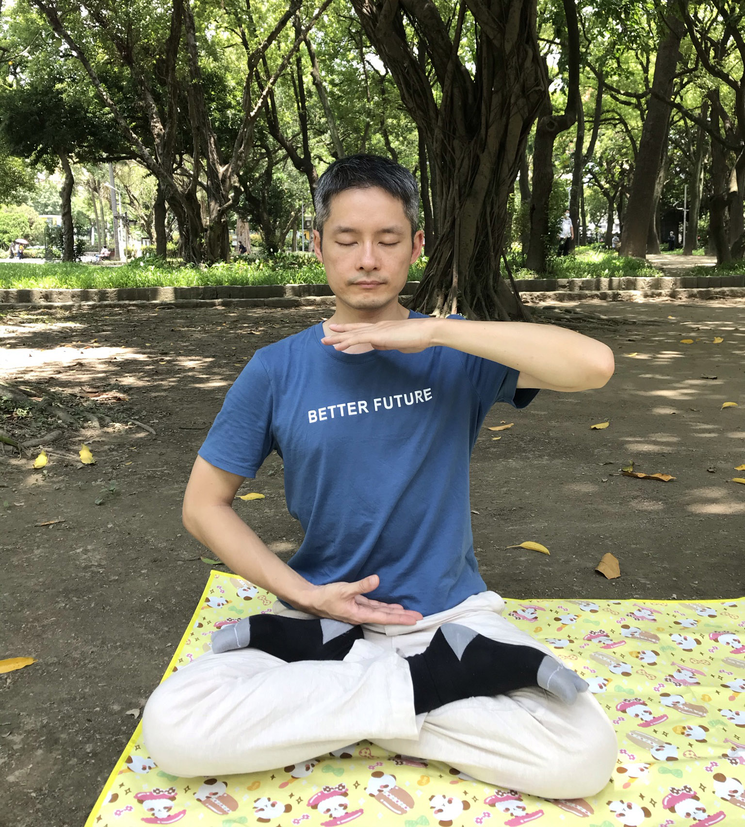 图1:健豪在炼静功。