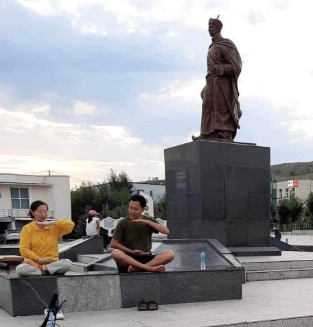 图5~8:库苏古尔湖周边县弘法掠影