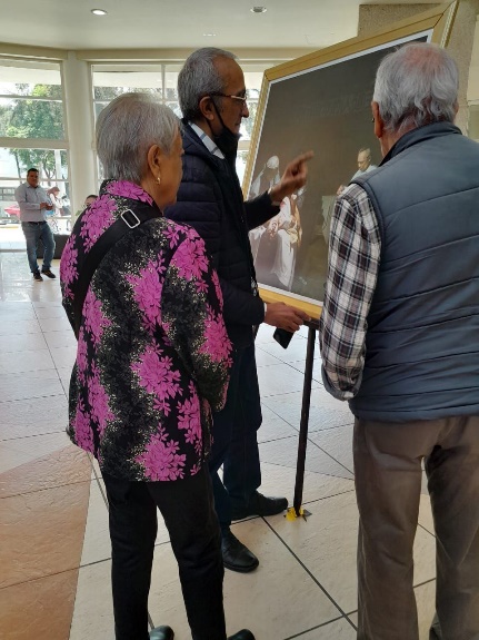 图7~10:二零二三年八月,米却肯州首府莫雷利亚举办“真善忍美展” ,观众络绎不绝。