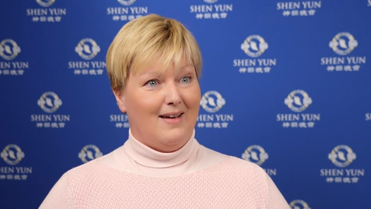 图13:安吉拉·普瑞尔-睿伯德(Angela Pryer-Raybould)说:“演出极其动人、真实、诚挚。”(新唐人)