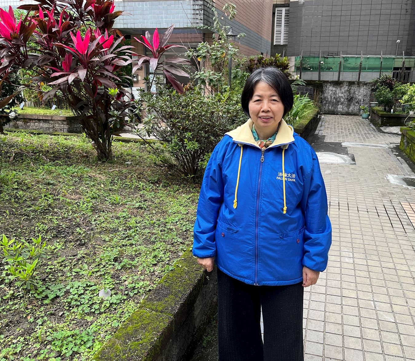 '图3简女士寻寻觅觅终于找到了真正能修炼的法门'