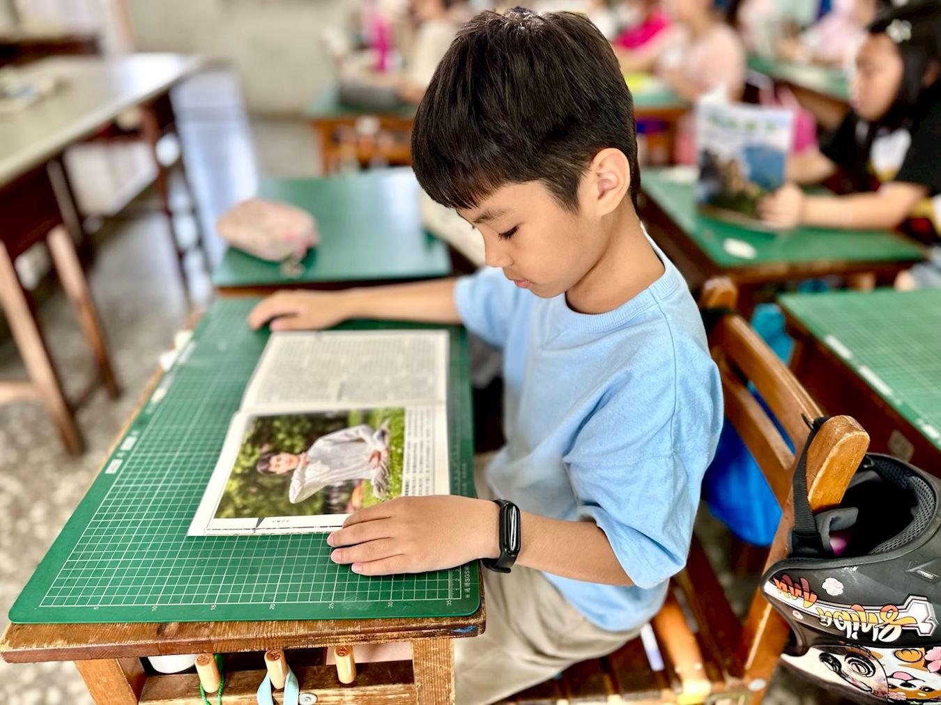 '图4:小希阅读明慧期刊《天地苍生》'