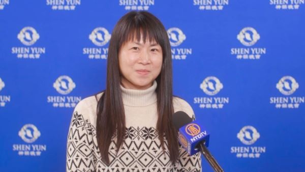 '图11:二零二四年一月十六日晚,赵女士在大阪欧力士剧场观赏演出。(新唐人)'