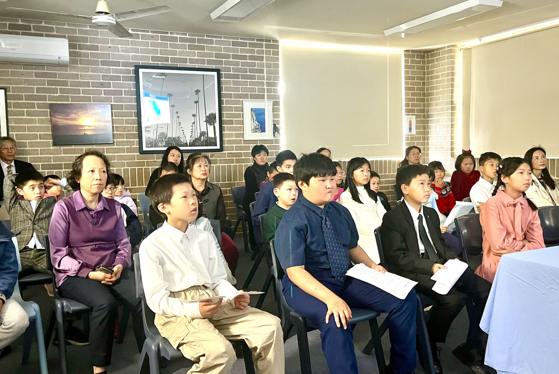 图1~4:二零二四年九月二十七日,澳洲悉尼明慧学校法轮大法修炼心得交流会召开。