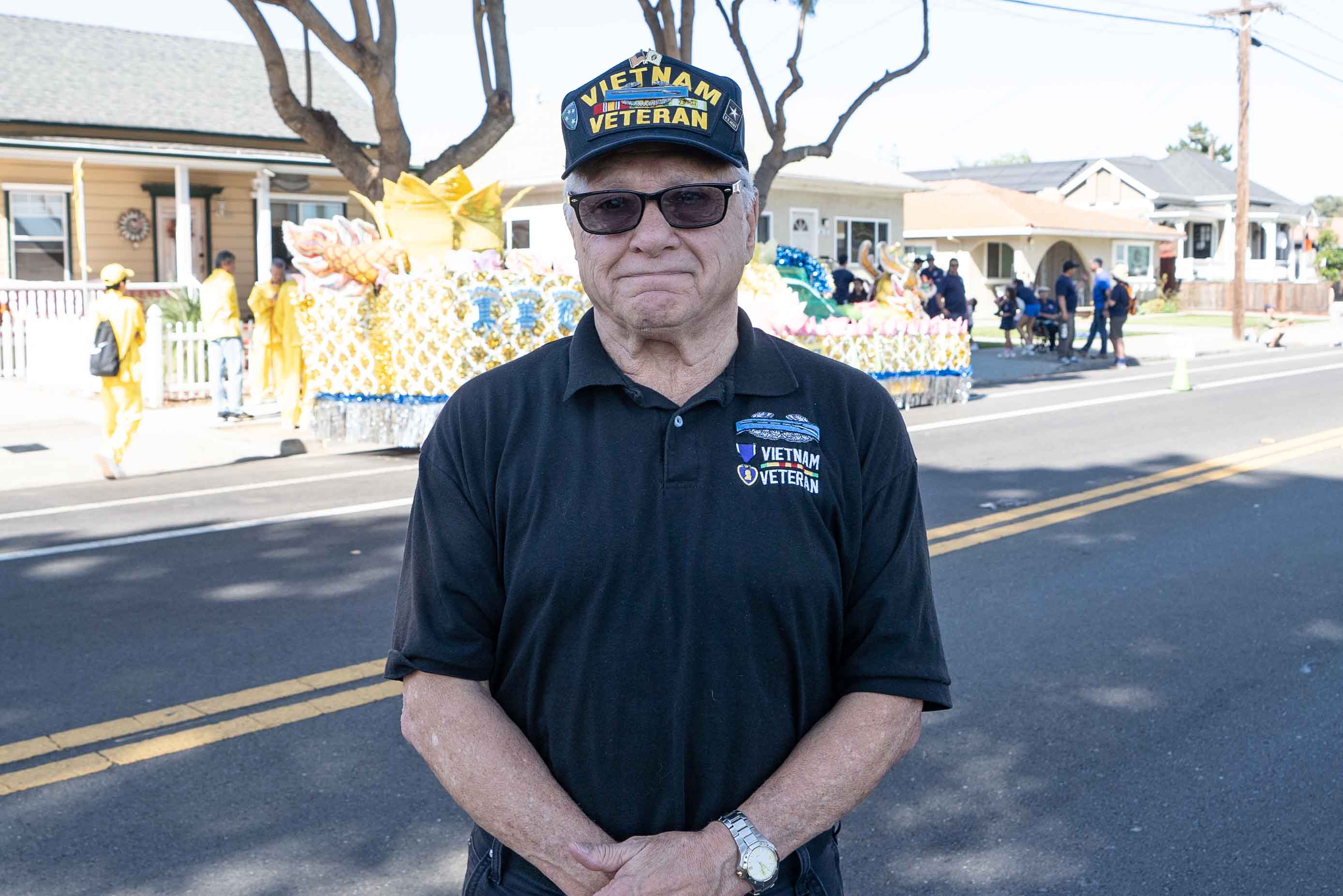 图8:美国越战退伍军人塞尔西西亚表示,应该遵循真善忍原则。