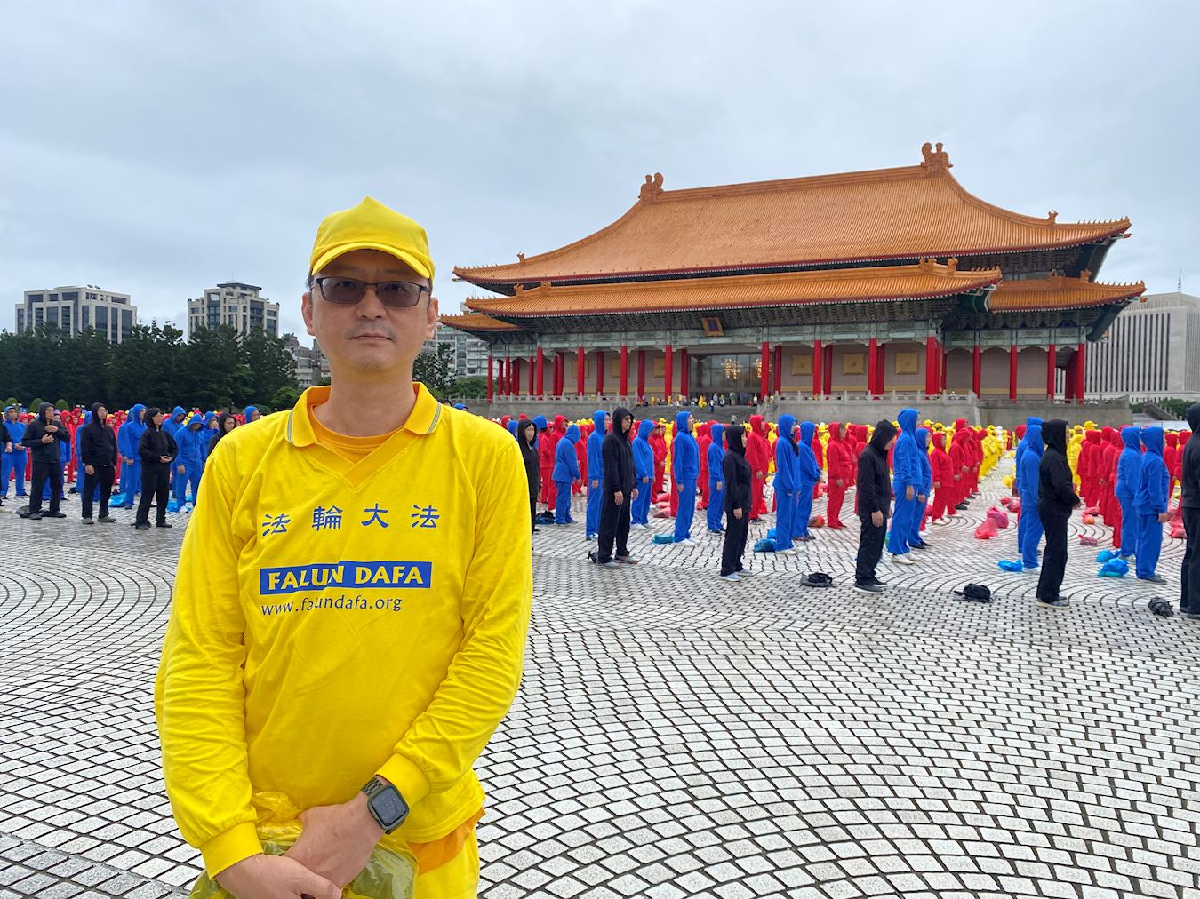 '图6:监狱官邵学悌分享真善忍的美好。'