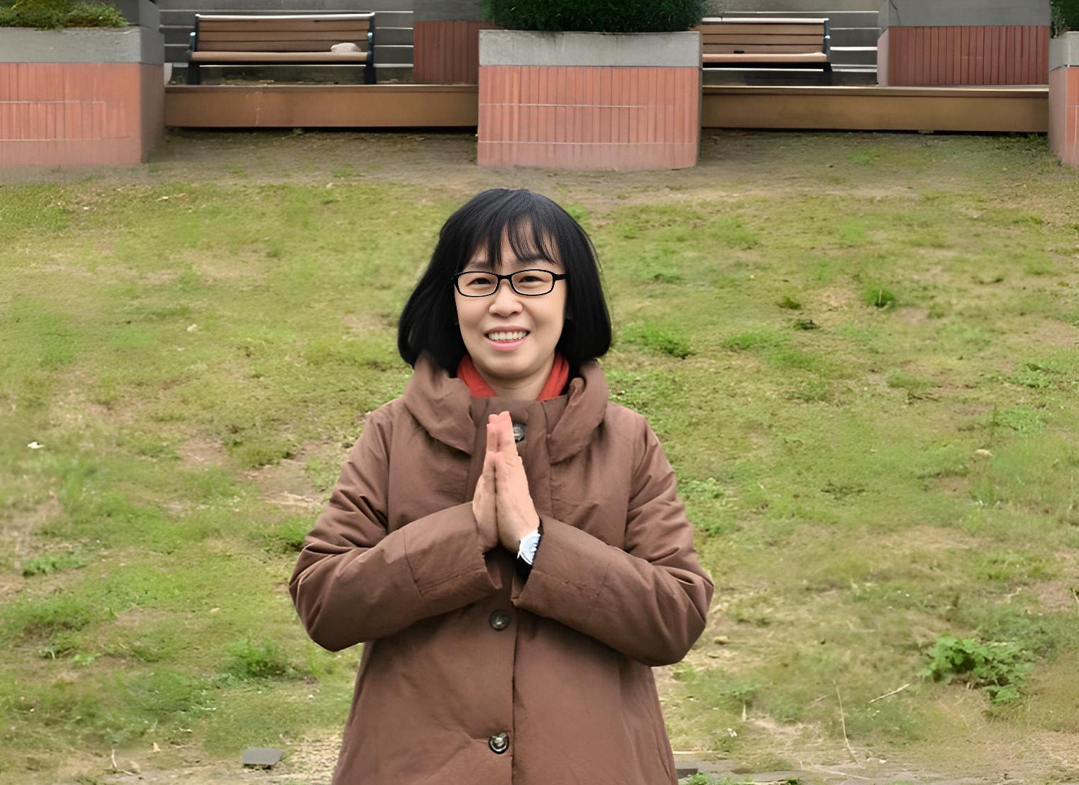 图4:雪梅感谢师父让她能走上返本归真之路。