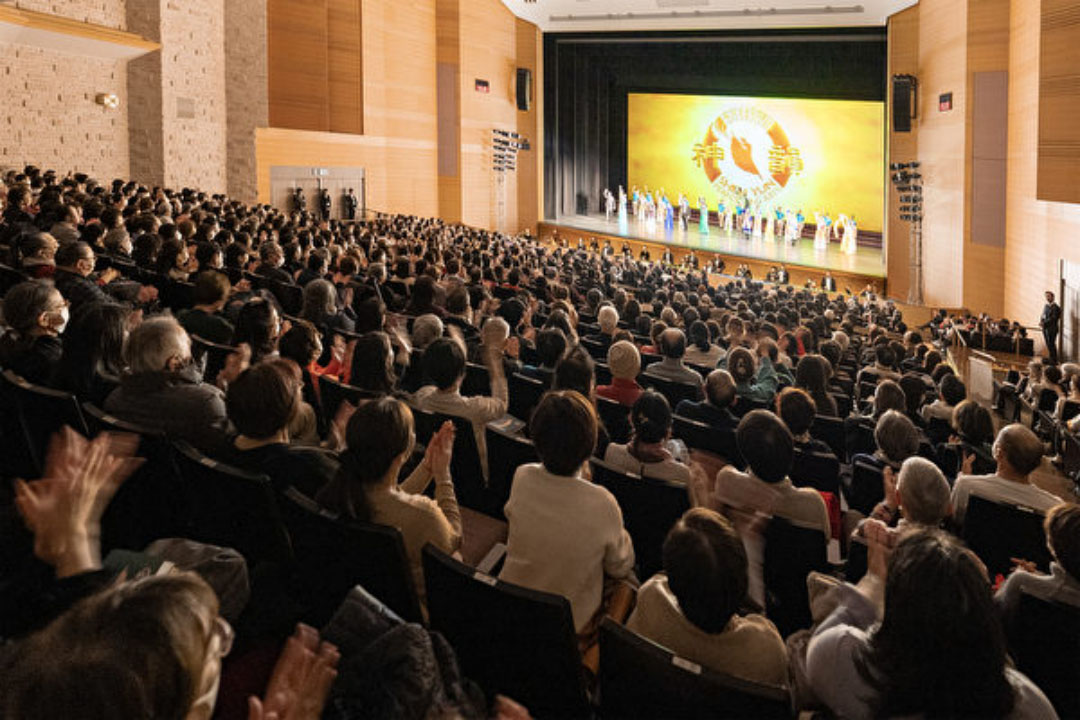 图3:二零二四年二月二日和三日,神韵纽约艺术团在鎌仓艺术中心(Kamakura Performing Arts Center)进行了第二阶段的两场演出,继第一阶段的两场大爆满之后,第二阶段的两场演出的票房提前数日售罄。至此,神韵在文化古都鎌仓的演出完满落幕。(大纪元)