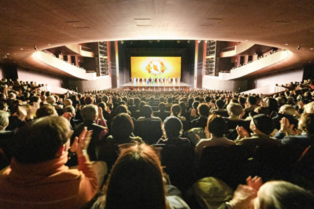 图4:二零二四年二月六日,神韵纽约艺术团在札幌文化艺术剧场Hitaru(Sapporo Cultural Arts Theater Hitaru)进行了两场演出,这是神韵首次莅临北海道,两场演出爆满。(大纪元)