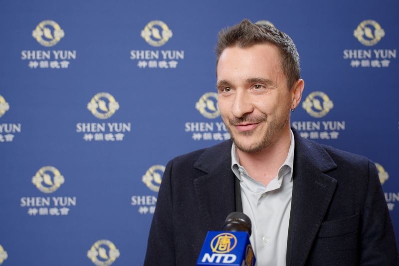 '图20:克里斯托弗·达达里奥(Cristopher D’addario)说:“我要感谢艺术家。”(新唐人电视台)'