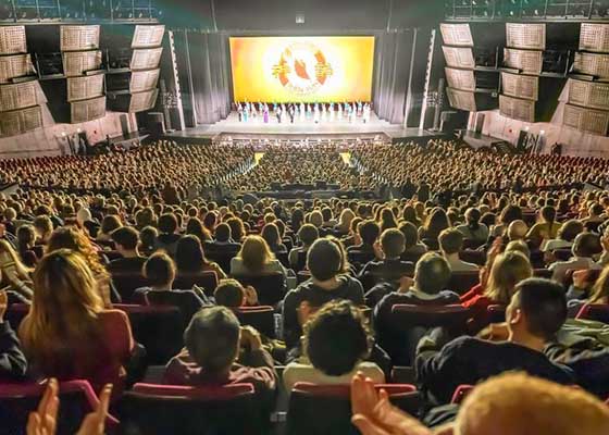 五国名城同步演出 神韵震撼政要精英