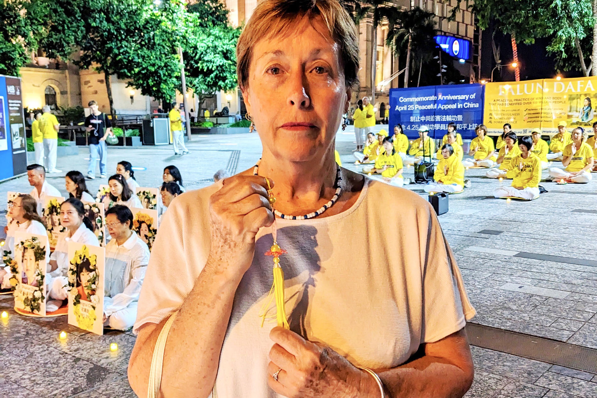图12:多萝茜·赖特( Dorothy Wright )签名支持法轮功学员反迫害。