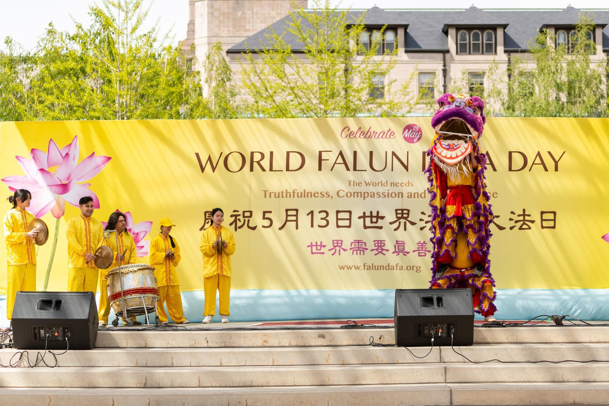 图4~10:学员的诗歌、舞蹈和音乐表演,让广场上的观众感受到了他们的纯净与善良,发出一阵阵喝彩。