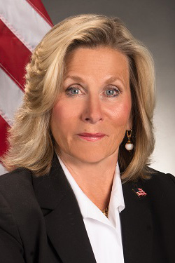 图7:纽约长岛格伦科夫市(Mayor of Glen Cove)市长帕梅拉·岑贝克(Pamela D. Panzenbeck)