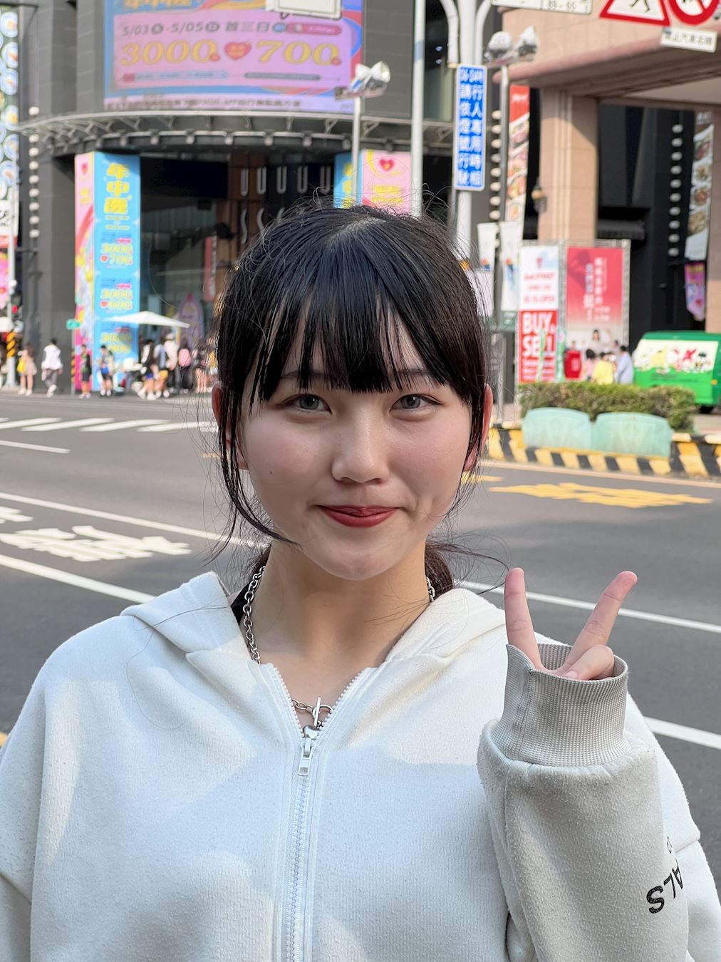 '图10:吴同学感佩法轮功讲真相不畏惧中共强权,非常支持以美好游行来传递善念。'