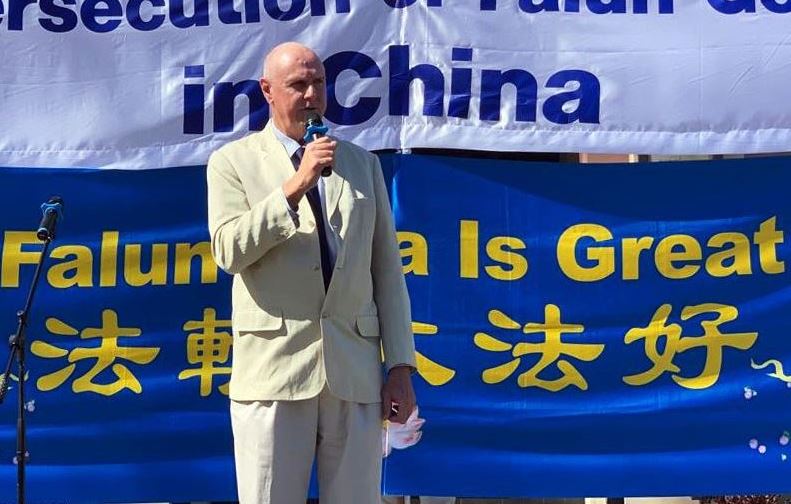 图4:澳大利亚法轮大法学会发言人约翰。戴勒(John Deller)先生表示,对中共活摘器官保持沉默等同于默许。