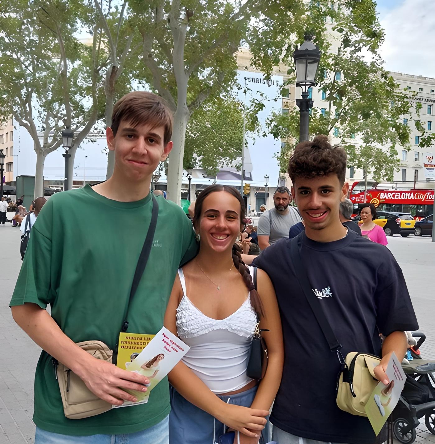 图7:约坦(Yotam)、米卡(Mika)和托马尔(Tomer)很为自己国家禁止国民进行器官移植旅游的正义之举感到自豪