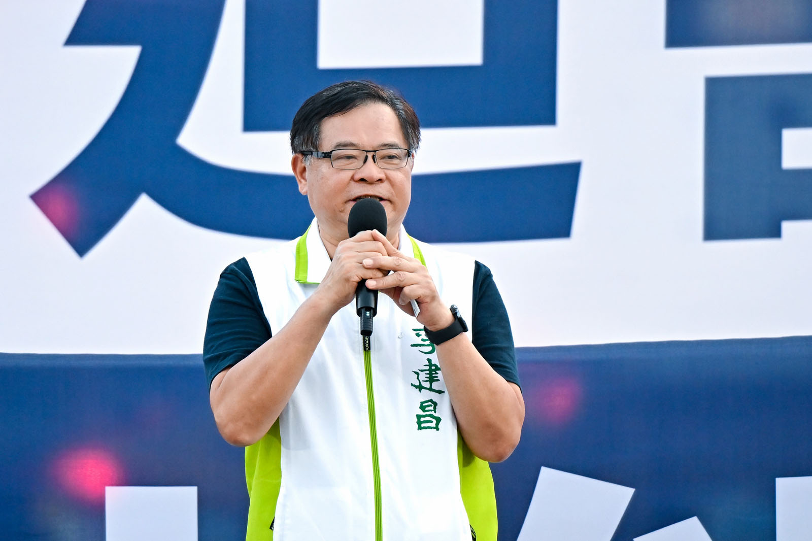 图4:台湾议员李建昌到场发言声援法轮功。