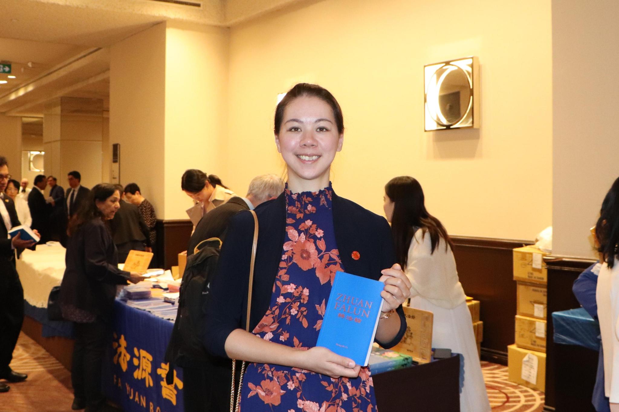图2:丹尼拉表示大法让自己的心态永远不再消极,她认为真、善、忍是道德的基点