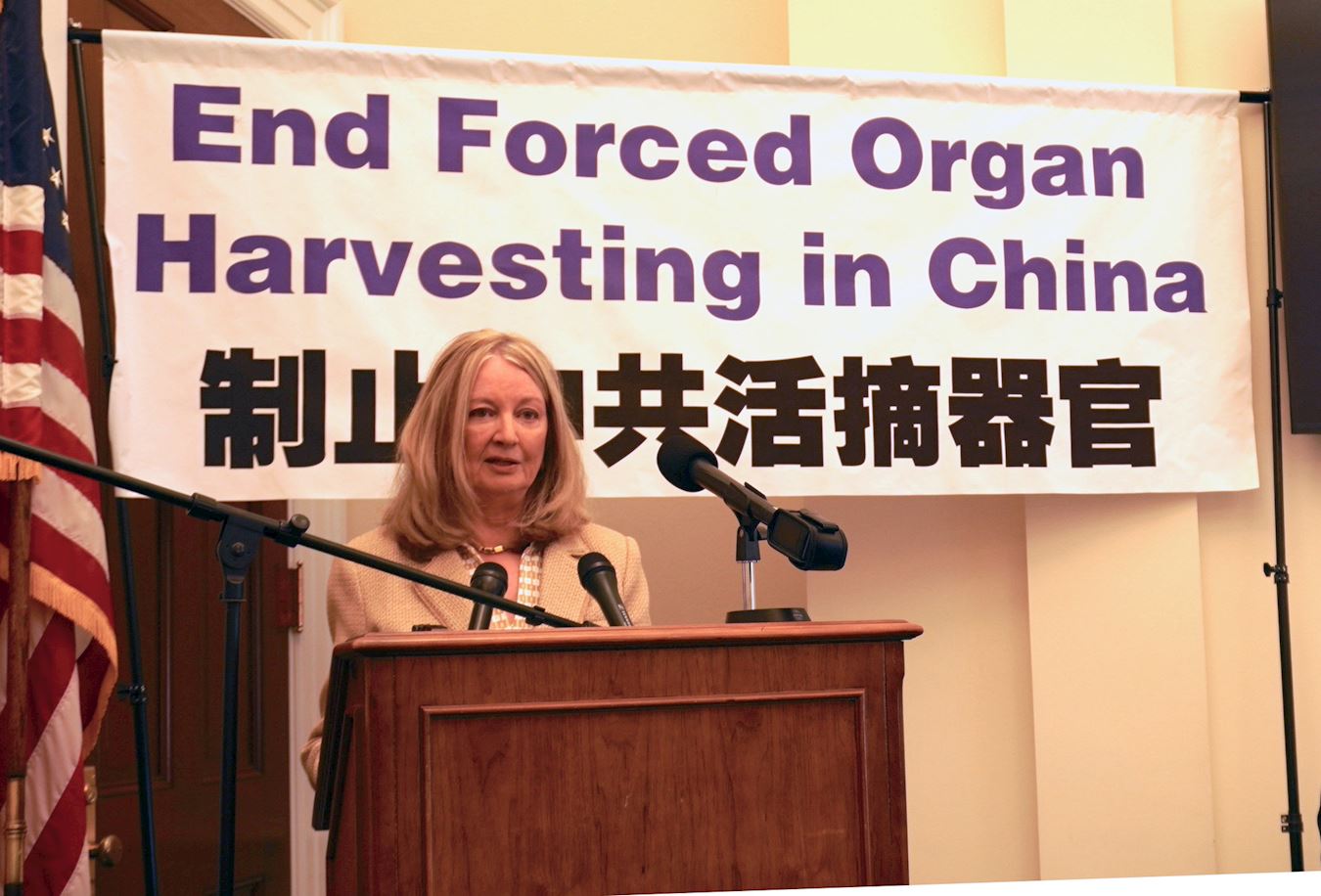 '图6:二零二四年九月四日,美国华府智库哈德逊研究所的宗教自由主任妮娜‧谢伊(Nina Shea)在新闻发布会上发言。'