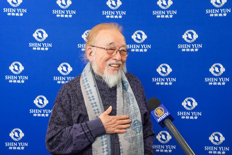 '图10:二零二五年一月十八日晚上,日本家喻户晓的演员、83岁的横内正(Yokouchi Tadashi)观赏了神韵环球艺术团在日本东京涩谷公会堂(LINE CUBE SHIBUYA)举行的第二场演出。(大纪元)'