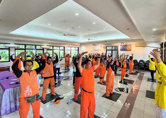 印尼政府职员：真善忍让所有人受益