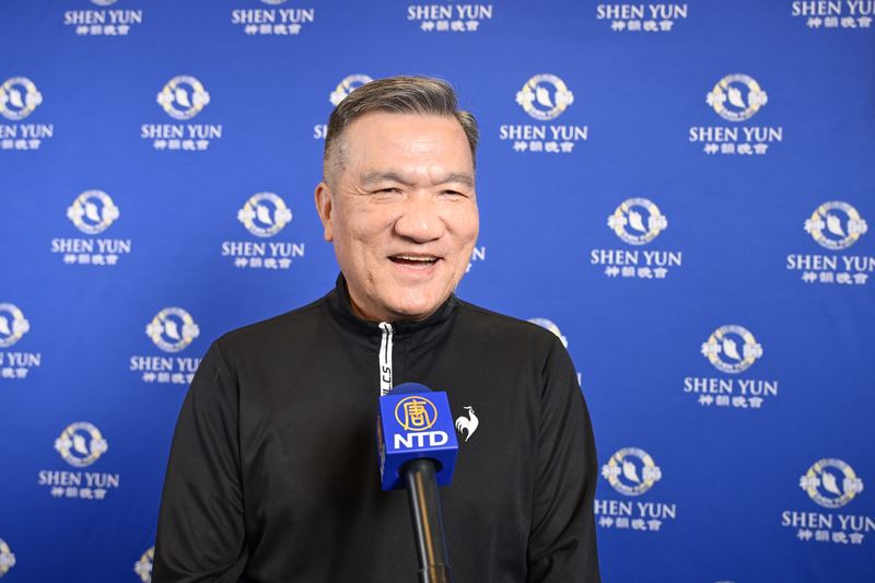 '图6:二零二五年三月二十九日下午,世界500强企业广达电脑前执行长、美商亚美登创投执行管理人王震纬观赏了在台北的神韵演出。(大纪元)'