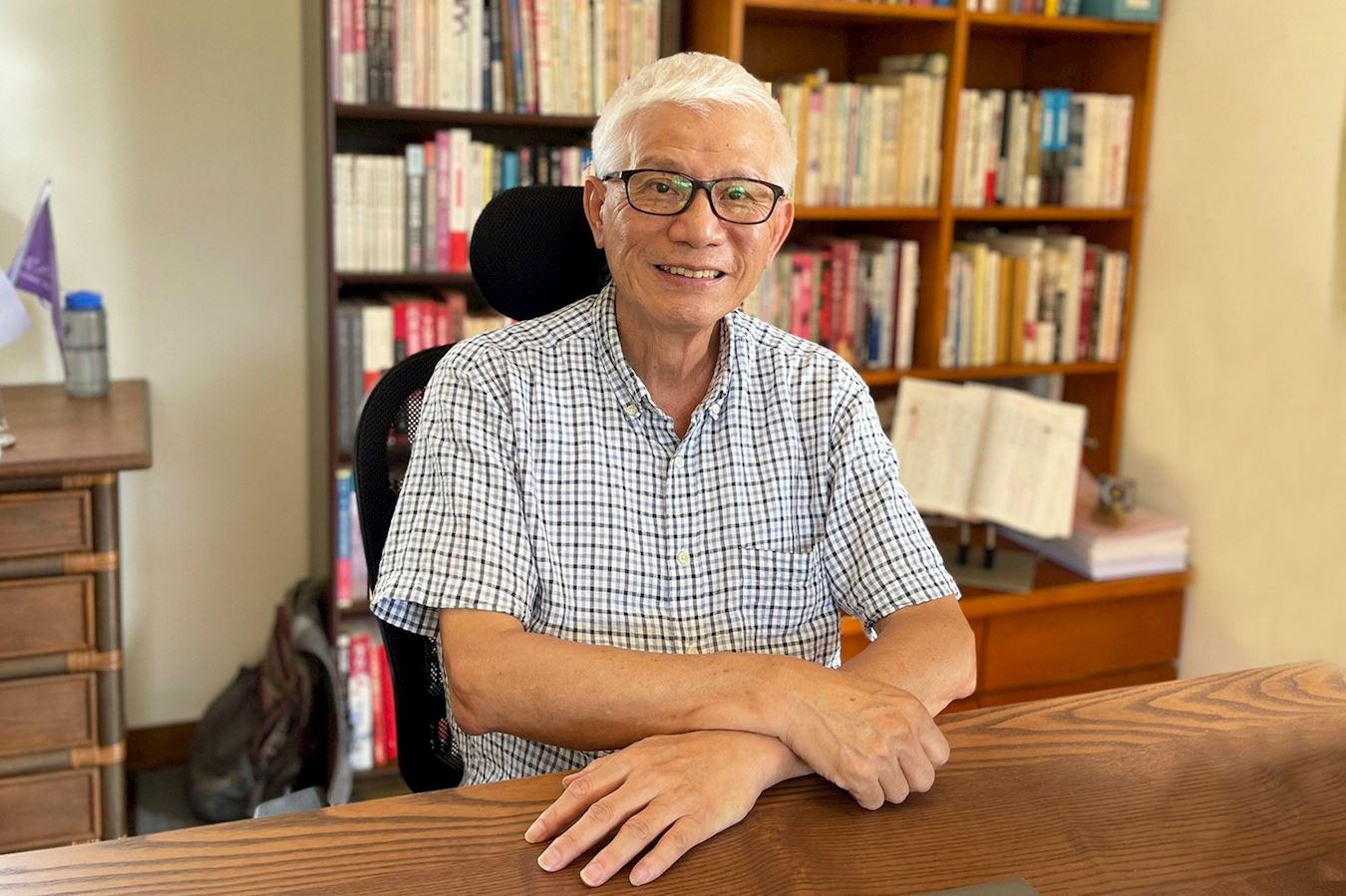 '图1:《共产世界大历史》一书作者吕正理。'