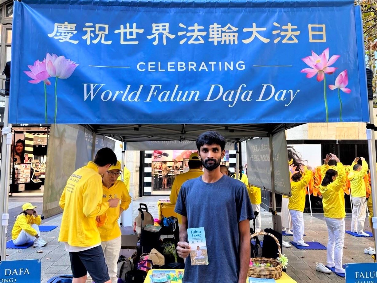 '图19:维杰·库马尔·亚兰基(Vijay Kumar Yallanki)表示:“我很高兴来到这里,了解到法轮大法。”'