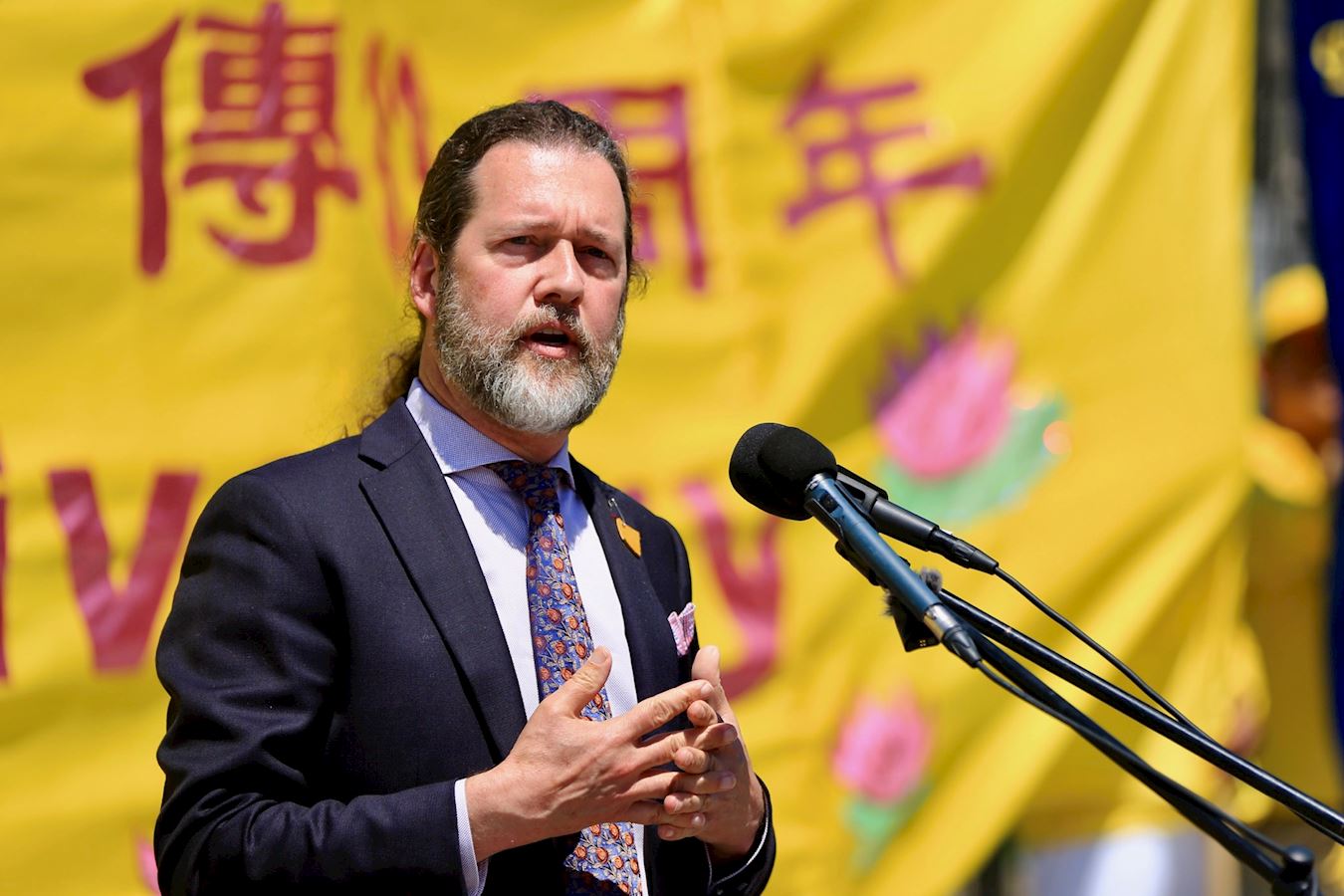 '图11:二零二五年五月二十八日,反对党副院领袖(Deputy House Leader)、国会议员瑞德(Scott Reid)在法轮大法弘传三十三周年庆典上演讲。'