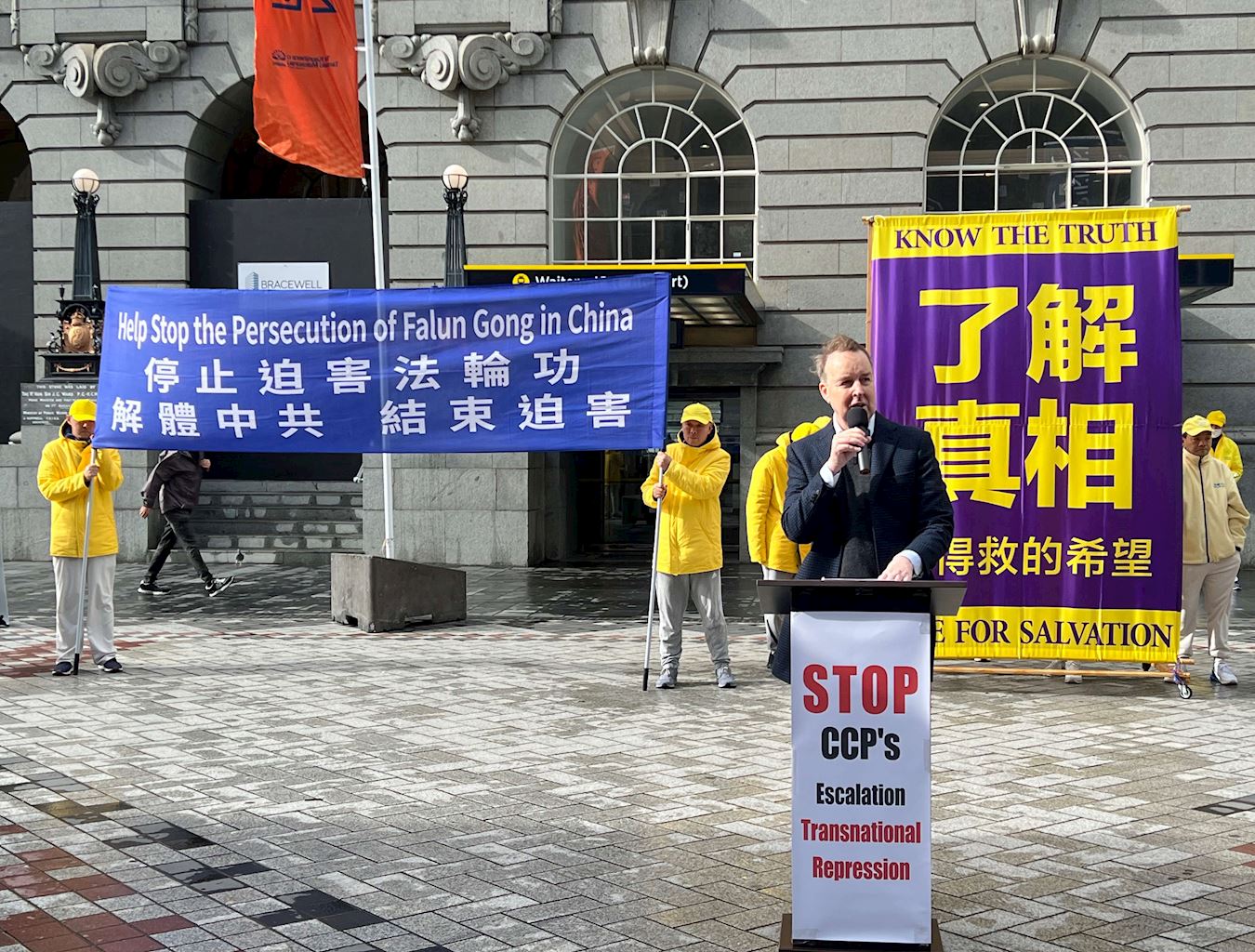 '图9:新西兰人权律师凯瑞·高尔(Kerry Gore)'