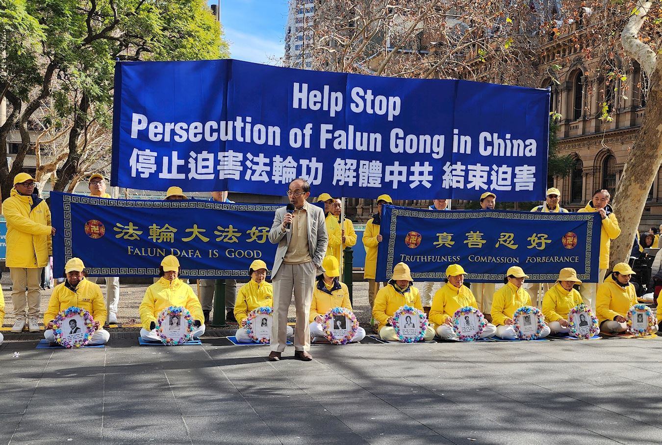 '图5:冯崇义副教授在演讲'