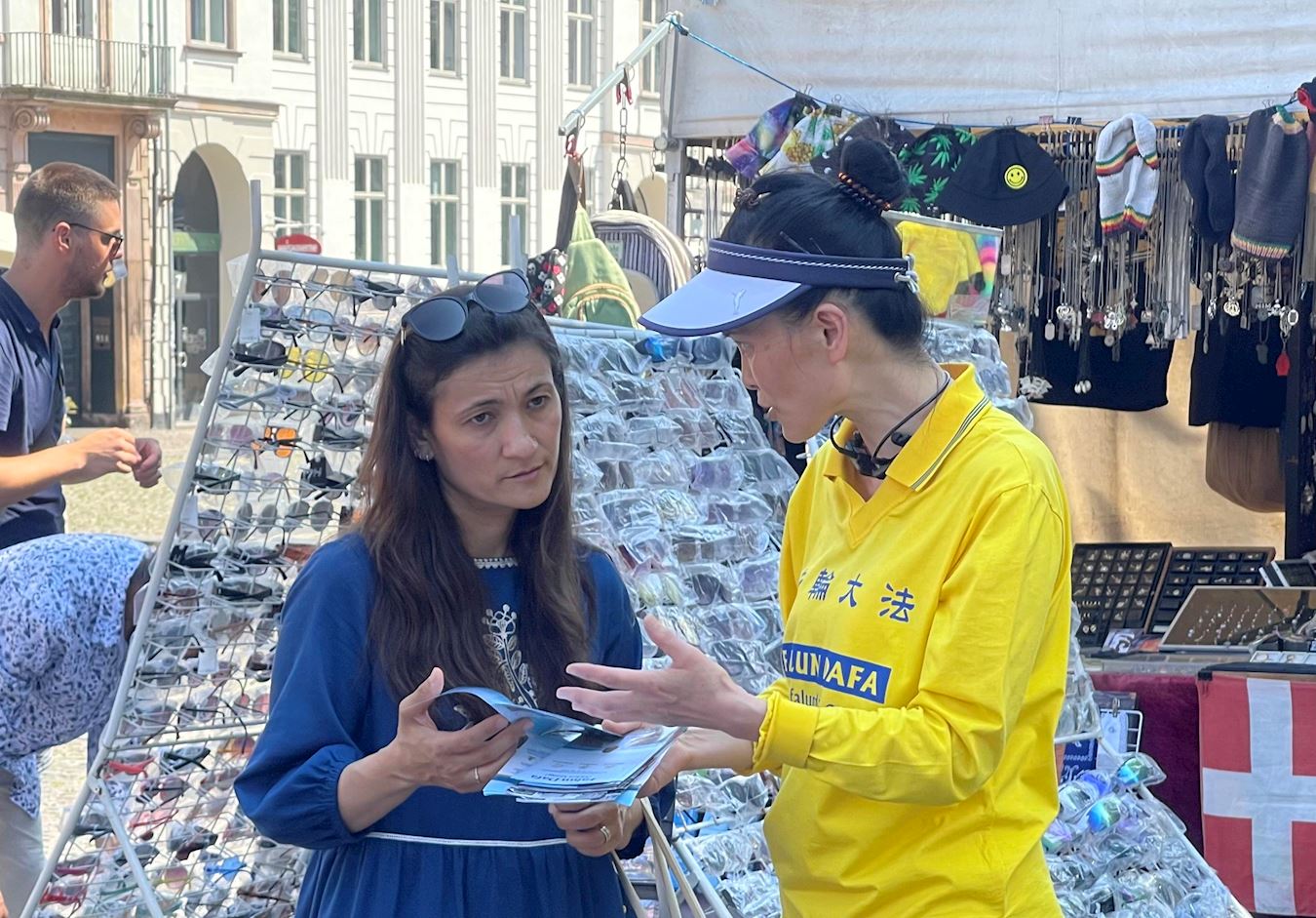 '图4:来自罗斯基勒市(Roskilde)的丹麦女士:我为在中共极权统治下,人们遭受着惨烈的迫害而痛心。'