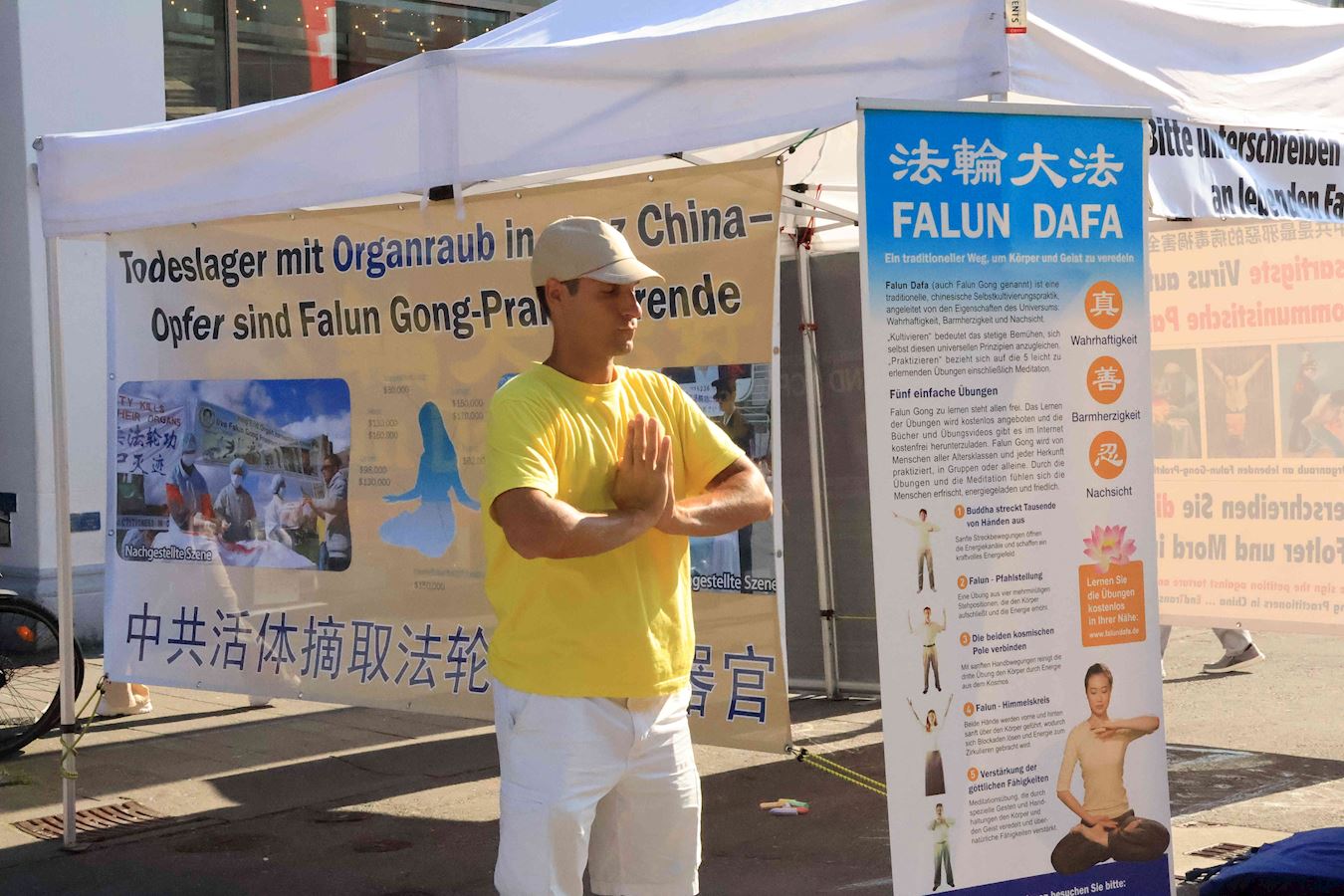 '图12:曾经的叛逆青年詹卢卡,在修炼法轮大法后一切都发生了变化。'
