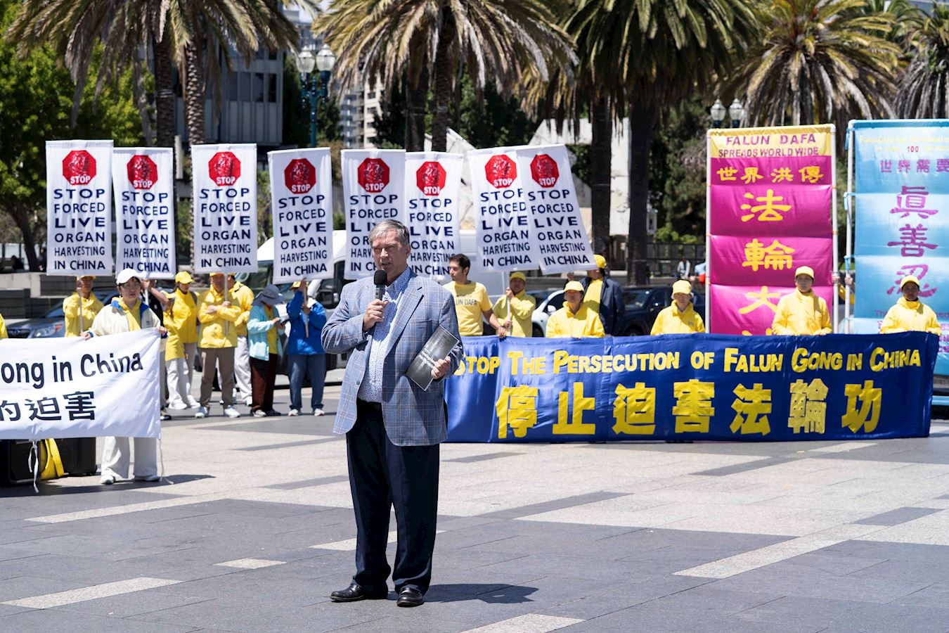 '图11:“反强摘器官医生组织”执行主任托尔斯滕·特雷(Torsten Trey)表示,中共迫害法轮功的罪行非常严重。'