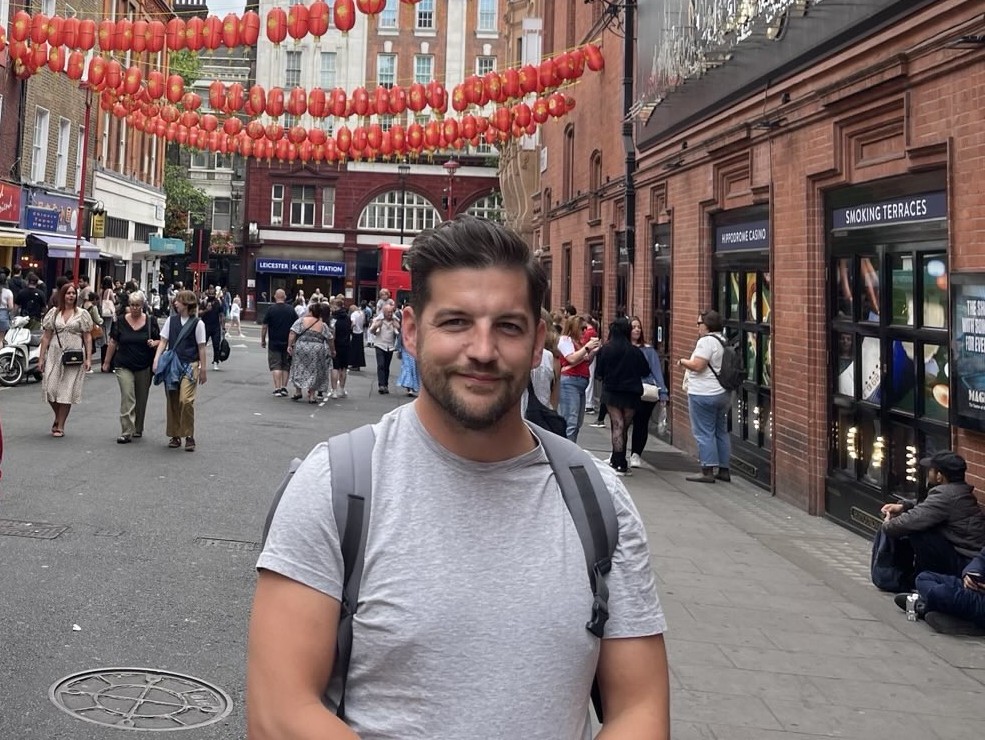 图15:匈牙利知识管理师莱奥斯:为正义发声是我的荣幸。